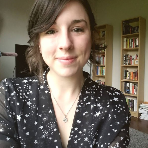 Meet your Posher, Kaitlin - Picture 2 of 2